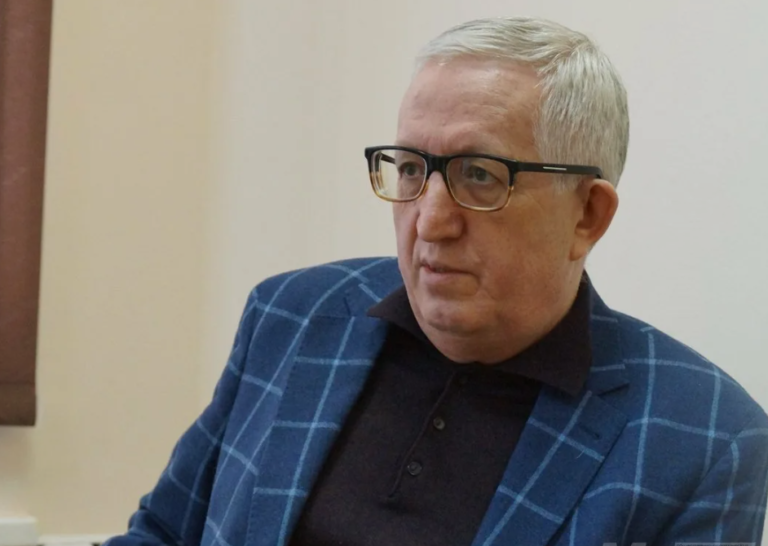 Контактность на высшем уровне: губернатор Хабаровского края попал в федеральный топ-25 по количеству контактов на федеральном уровне