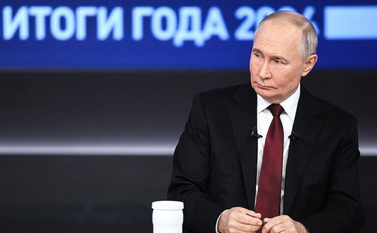 С экономикой в России ситуация стабильная – Владимир Путин