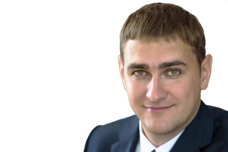 На Сахалине мэр Корсакова сложил полномочия в ходе проверки
