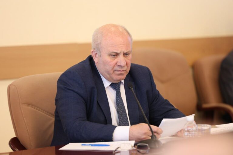 Здесь школы нет: Кравчук получил предостережение из-за нарушений при реализации КРТ в Хабаровске