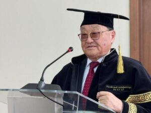 первый космонавт монголии