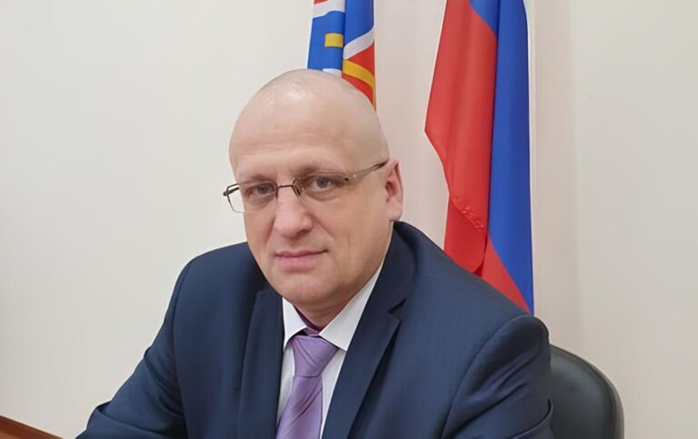 В Магаданской области прокуратура требует отстранить главу Сусуманского округа