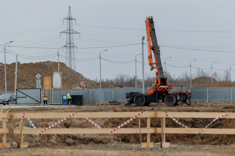 В Хабаровске возобновили строительство одной из трех крупнейших школ страны