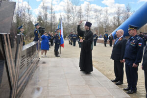 Памятный знак погибшим летчикам
