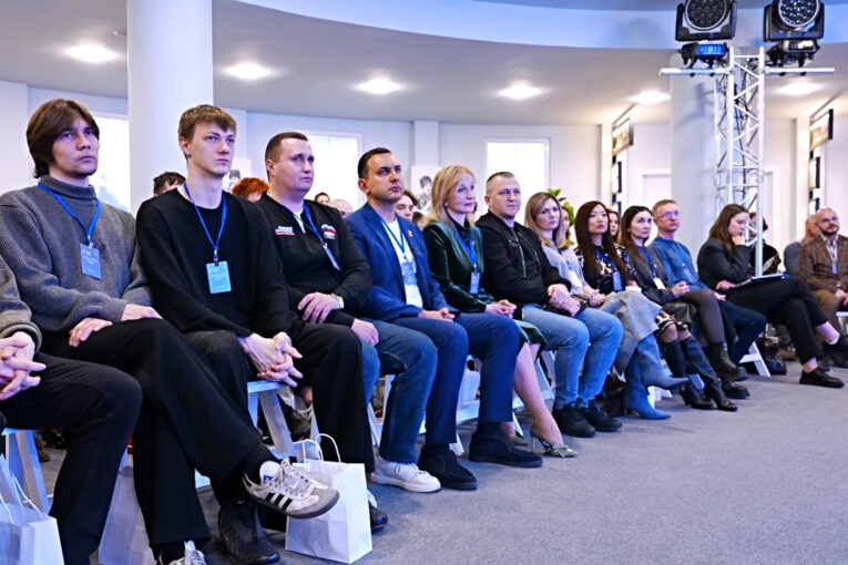 Поддержку представителей креативных индустрий обсудили в Хабаровске