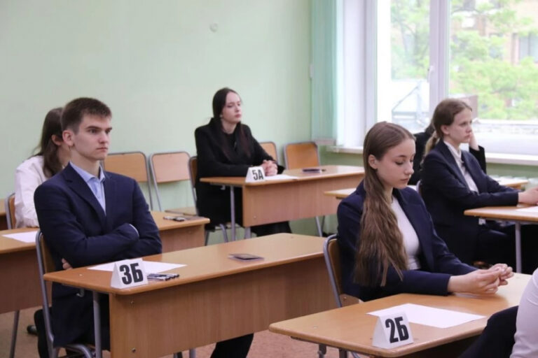 Самый массовый ЕГЭ: более пяти тысяч выпускников