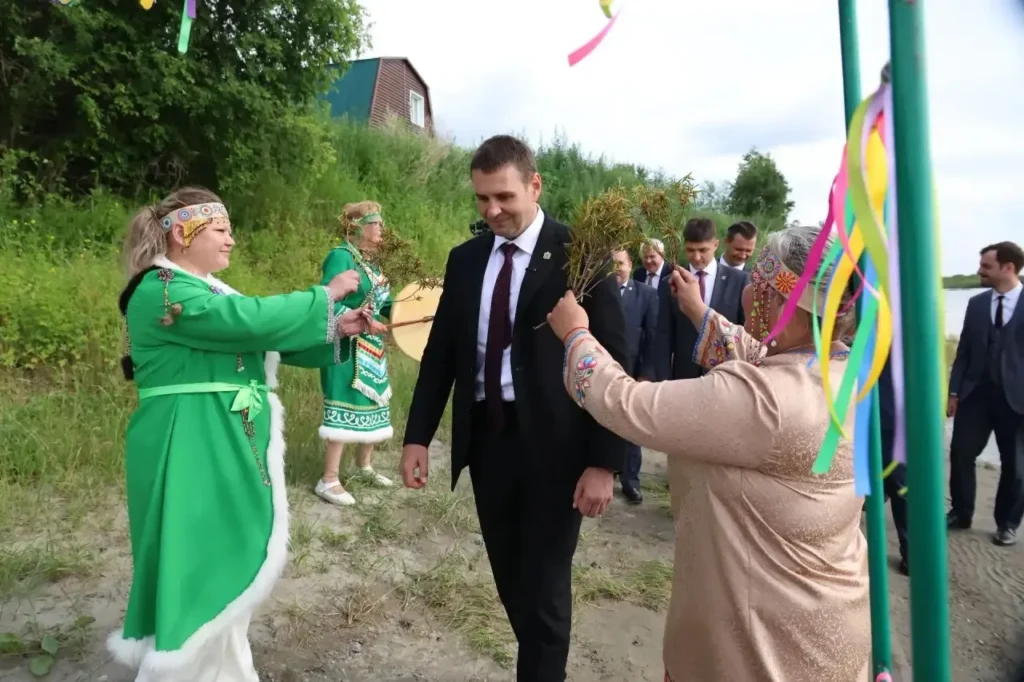 Демешин поздравил район имени Полины Осипенко с вековым юбилеем