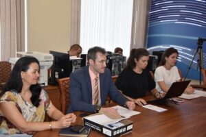 Первые кандидаты в Госдуму подали документы в Избирком Хабаровского края