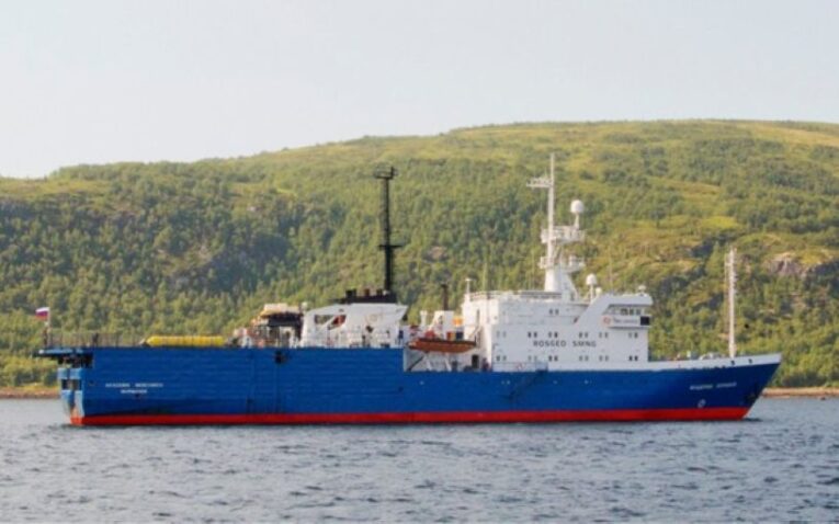 Росгеология начала поиски нефти и газа у берегов Чукотки