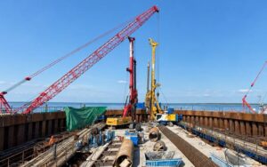 на стройке ленского моста в якутии готовы 13 свай