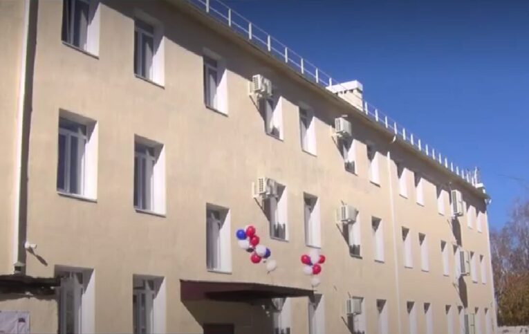 В Благовещенске открыли казарму ДВОКУ после капремонта